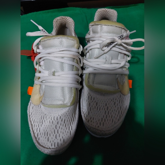 Sneaker - Picture 2 of 4